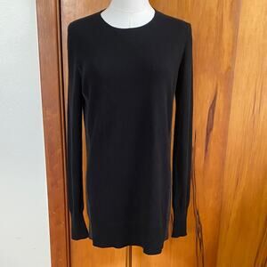 Vince 100% Cashmere Black Crew Neck Long Sweater Gray Side Stripe P2P 20” L 30”